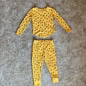 Daisy Fuentes Toddler Yellow Leopard Print Pajamas